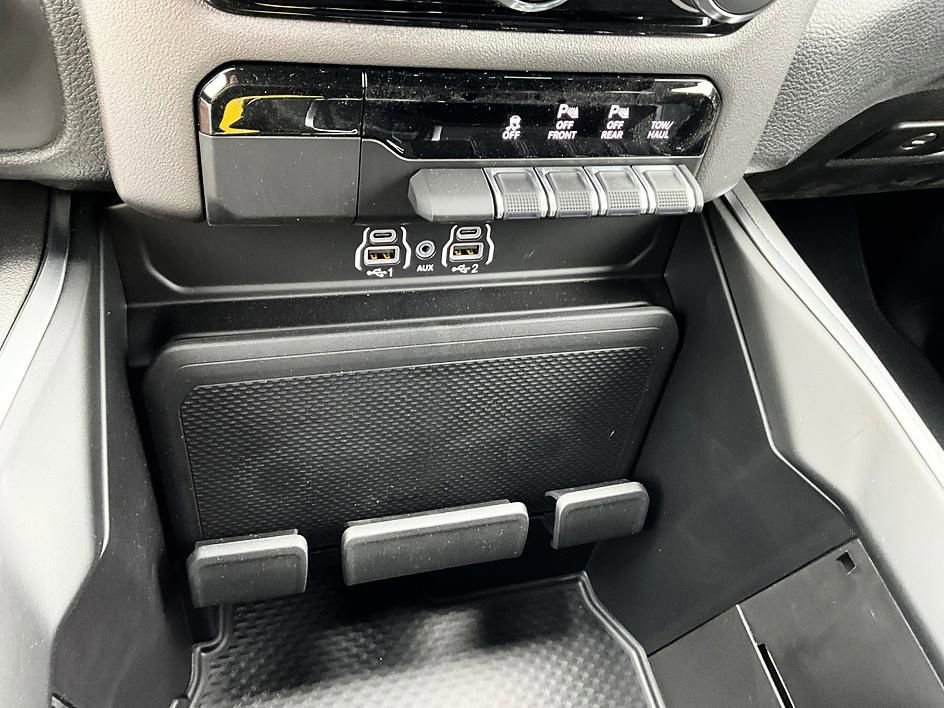 New 2026 RAM 1500 Express AWD/4WD image 22