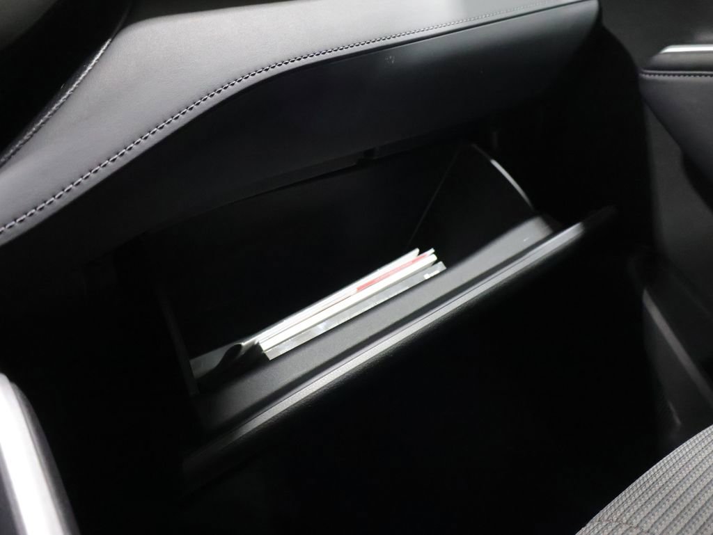 Used 2023 Toyota Highlander LE image 31