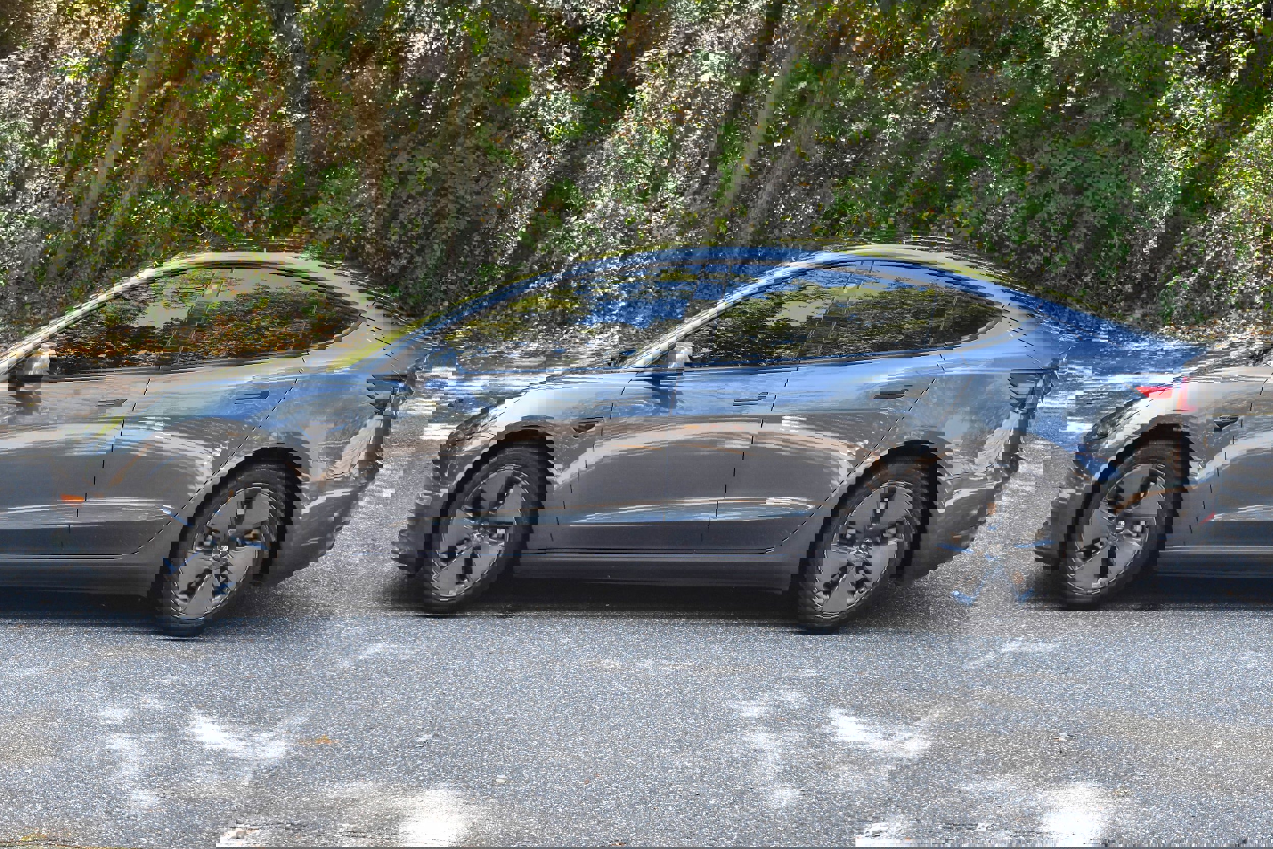 Used 2022 Tesla Model 3 Standard Range image 4