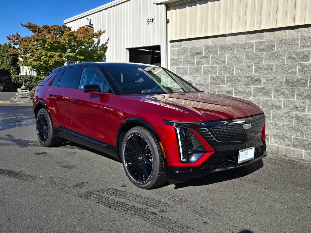 New 2025 Cadillac Lyriq Sport image 10