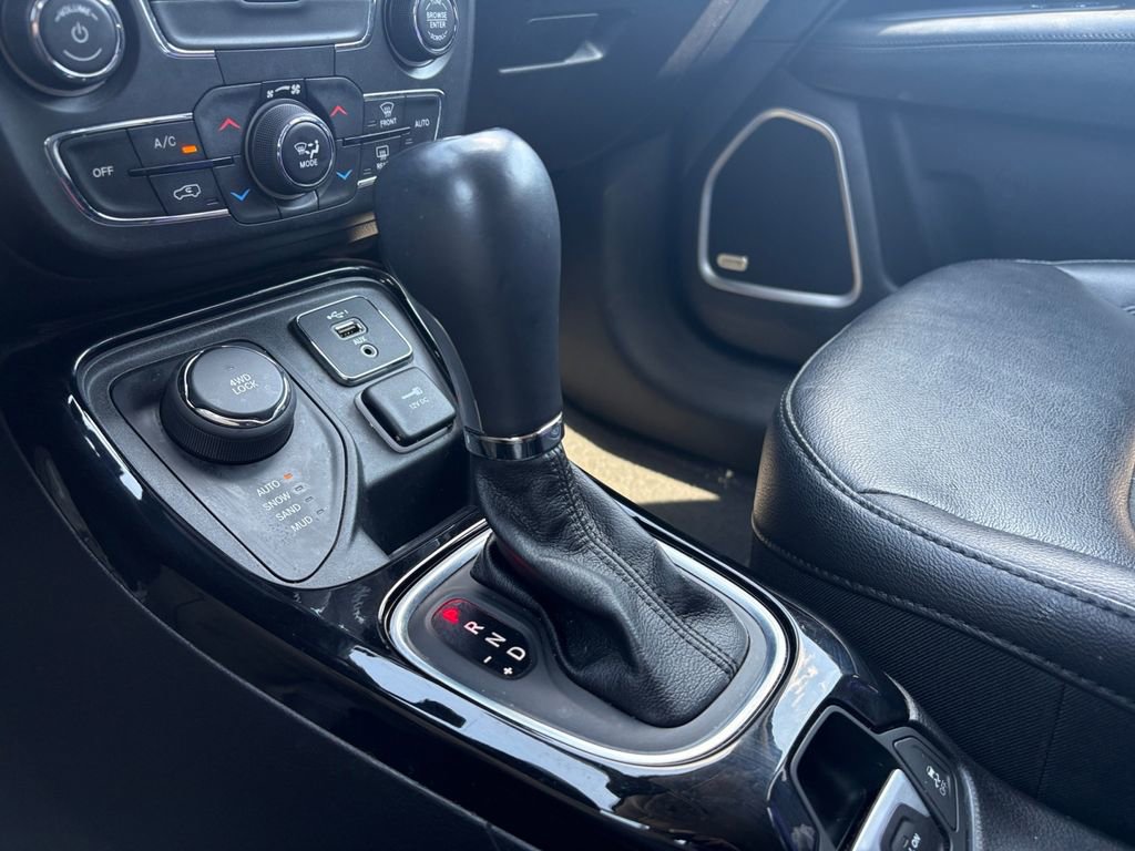 Used 2021 Jeep Compass Latitude w/ Sun and Sound Group image 27