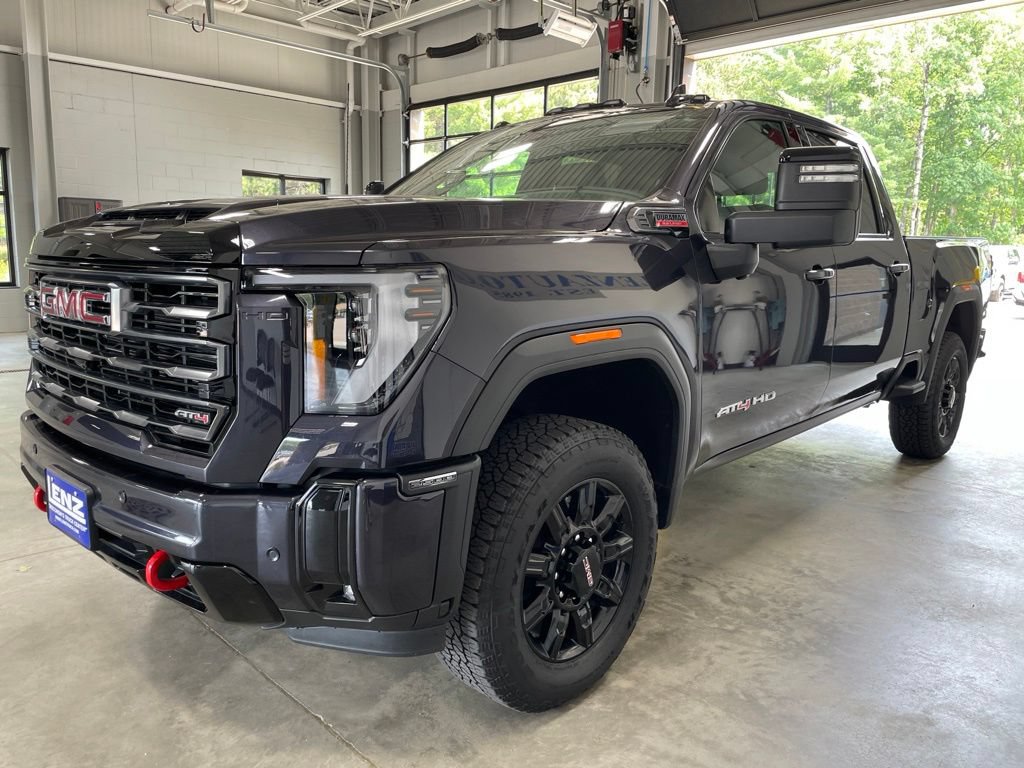 Used 2026 GMC Sierra 2500 AT4 AWD/4WD image 4