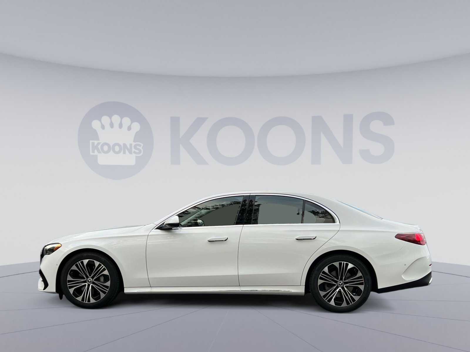 Used 2026 Mercedes-Benz E 350 4MATIC Sedan image 2
