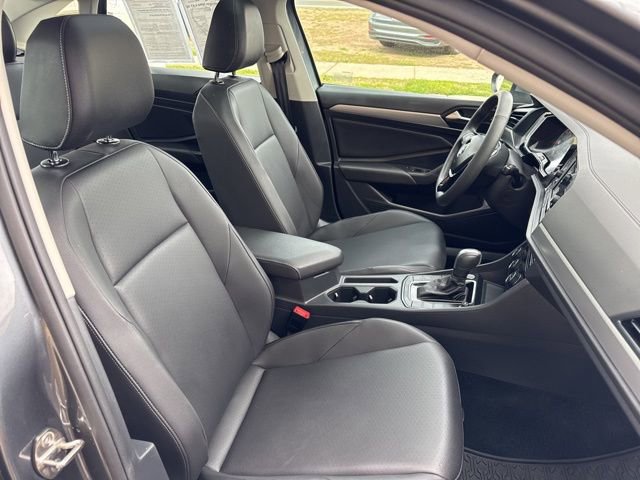 Used 2020 Volkswagen Jetta SE w/ SE Cold Weather Package FWD image 26