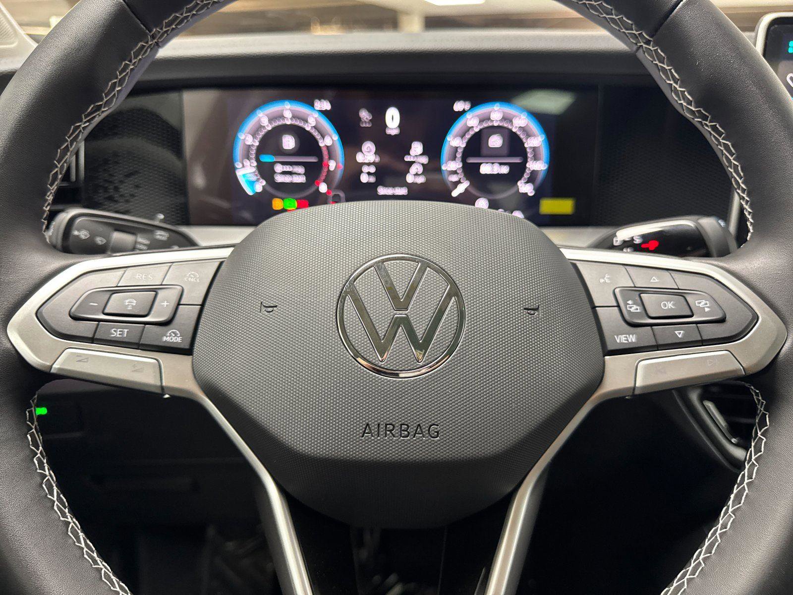 New 2026 Volkswagen Tiguan SE AWD/4WD image 22