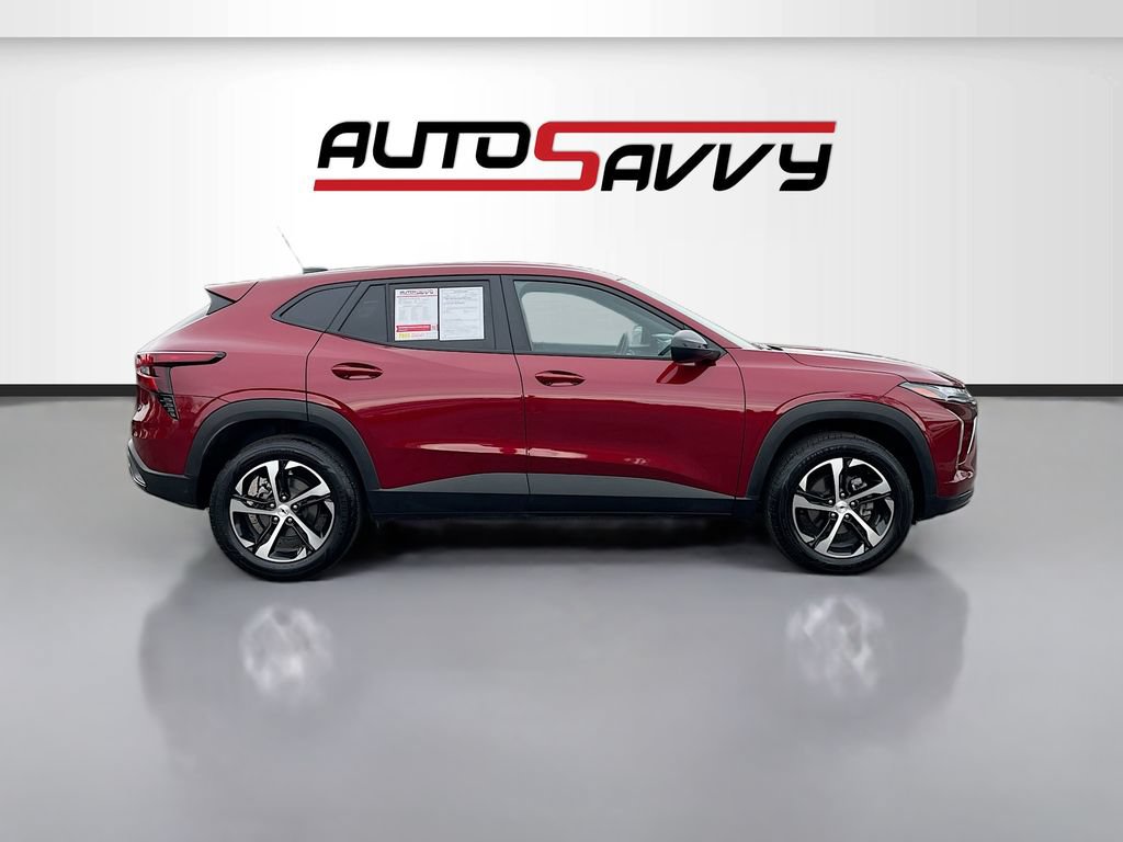 Used 2025 Chevrolet Trax RS w/ Driver Confidence Package FWD image 8