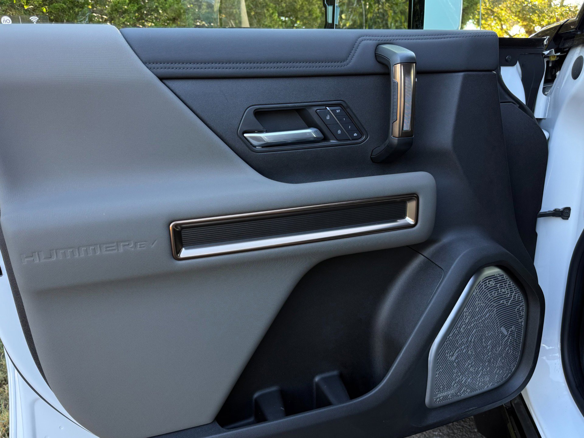 Used 2025 GMC Hummer EV 2X w/ Extreme Off-Road Package image 42
