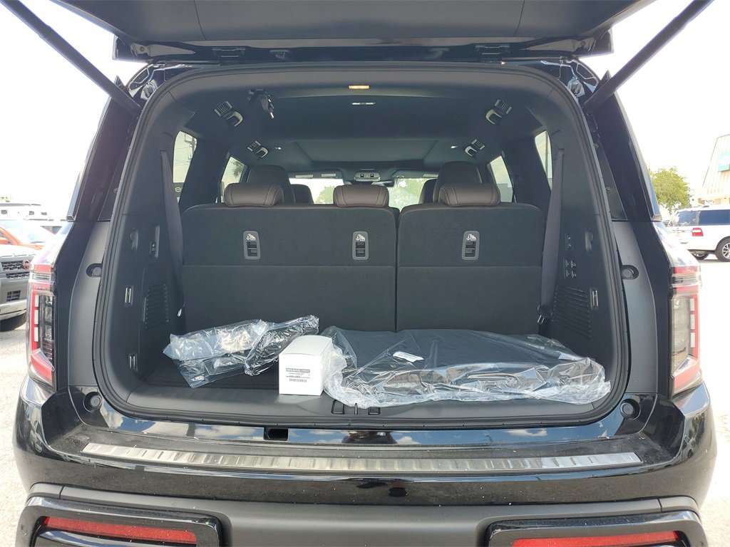 New 2025 Nissan Armada Platinum Reserve image 3