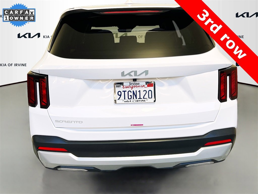 Certified 2025 Kia Sorento LX image 7