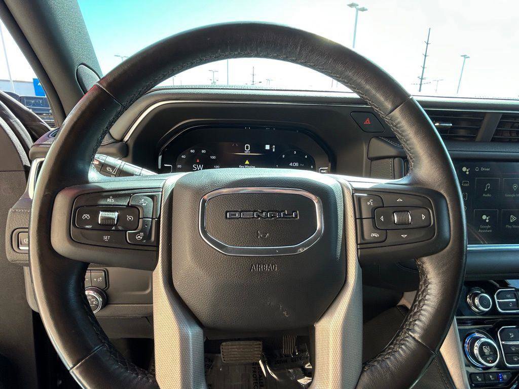 Used 2023 GMC Yukon XL Denali image 28