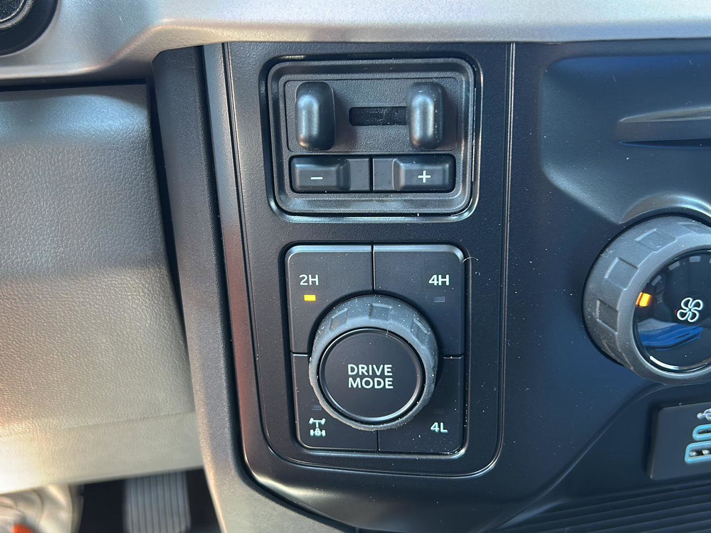 New 2025 Ford F350 XL image 19