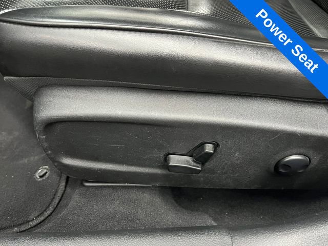 Used 2023 Chrysler 300 Touring L w/ Comfort Group image 14