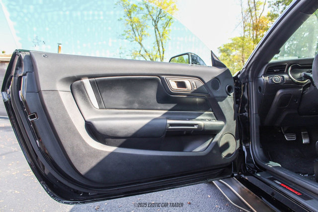 Used 2022 Ford Mustang Shelby GT500 w/ Carbon Fiber Track Pack image 27