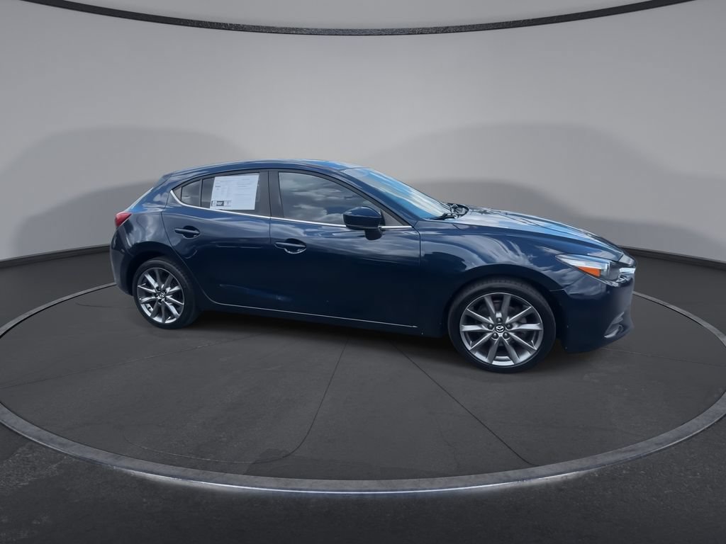 Used 2018 MAZDA MAZDA3 Touring FWD image 2