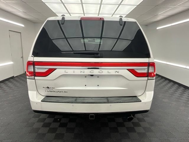 Used 2017 Lincoln Navigator Reserve AWD/4WD image 25