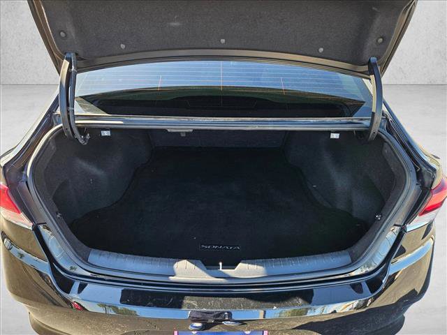 Used 2019 Hyundai Sonata SE w/ Cargo Package FWD image 6