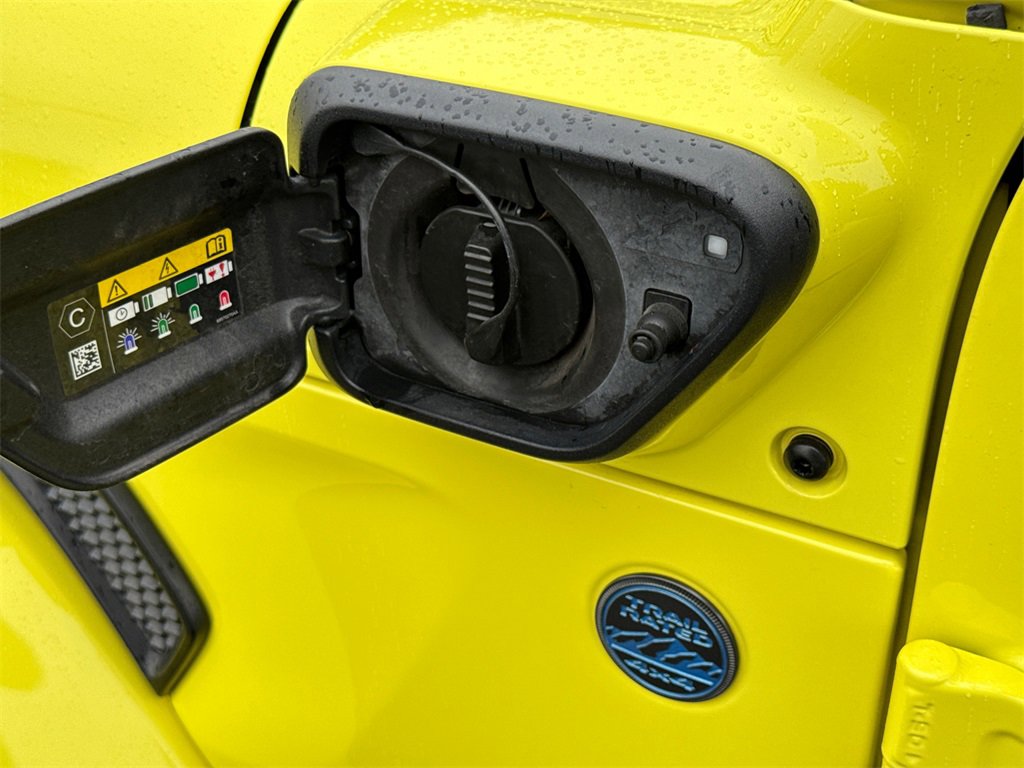 Used 2024 Jeep Wrangler Unlimited image 9