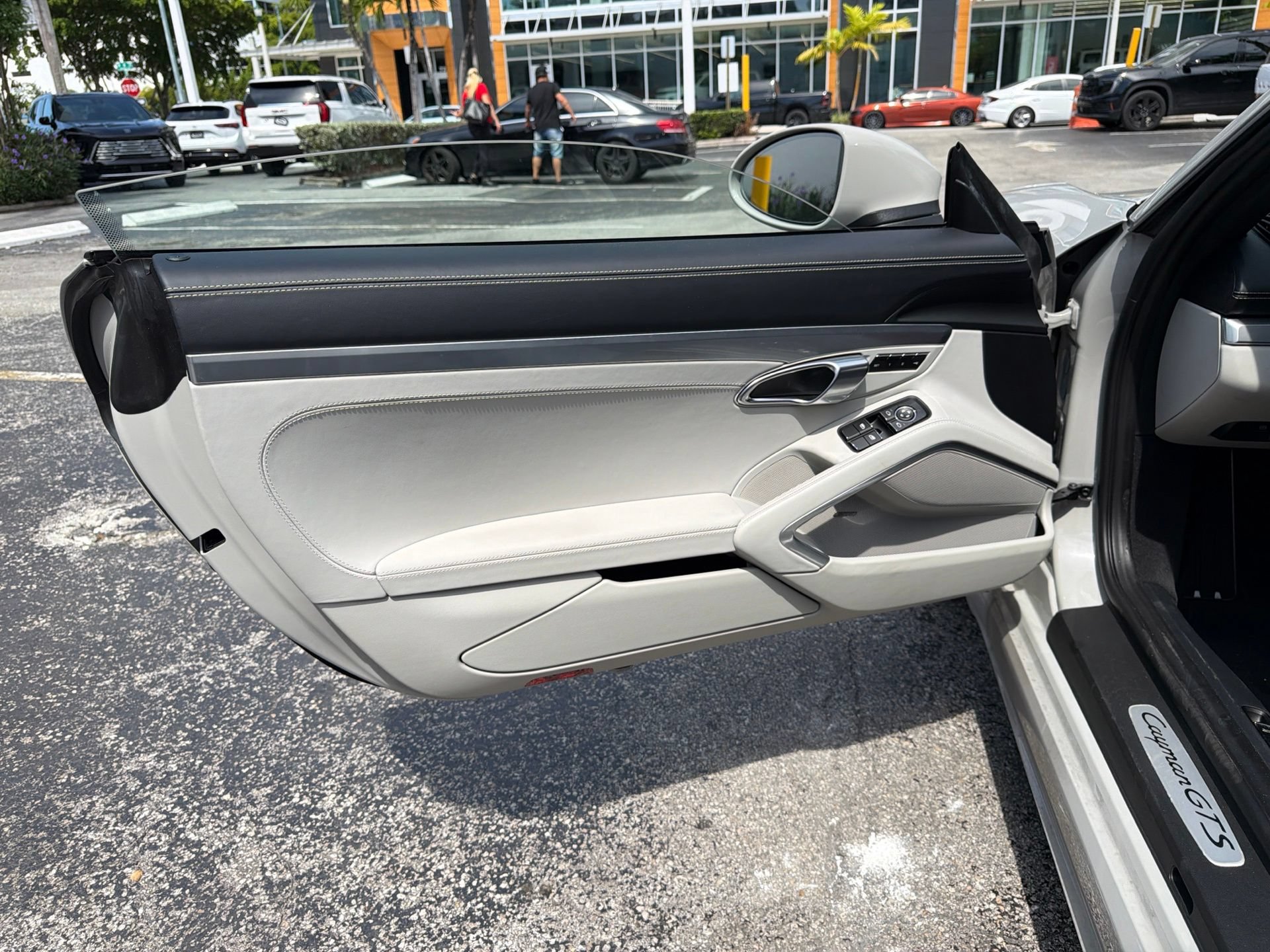 Used 2025 Porsche 718 Cayman GTS RWD image 17
