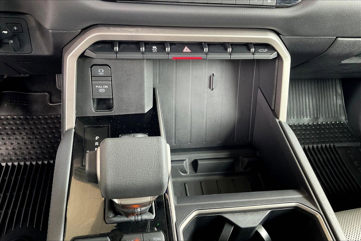 Used 2025 Toyota Tundra Limited AWD/4WD image 16