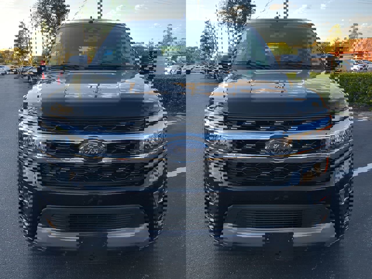 Used 2024 Ford Expedition Limited image 3