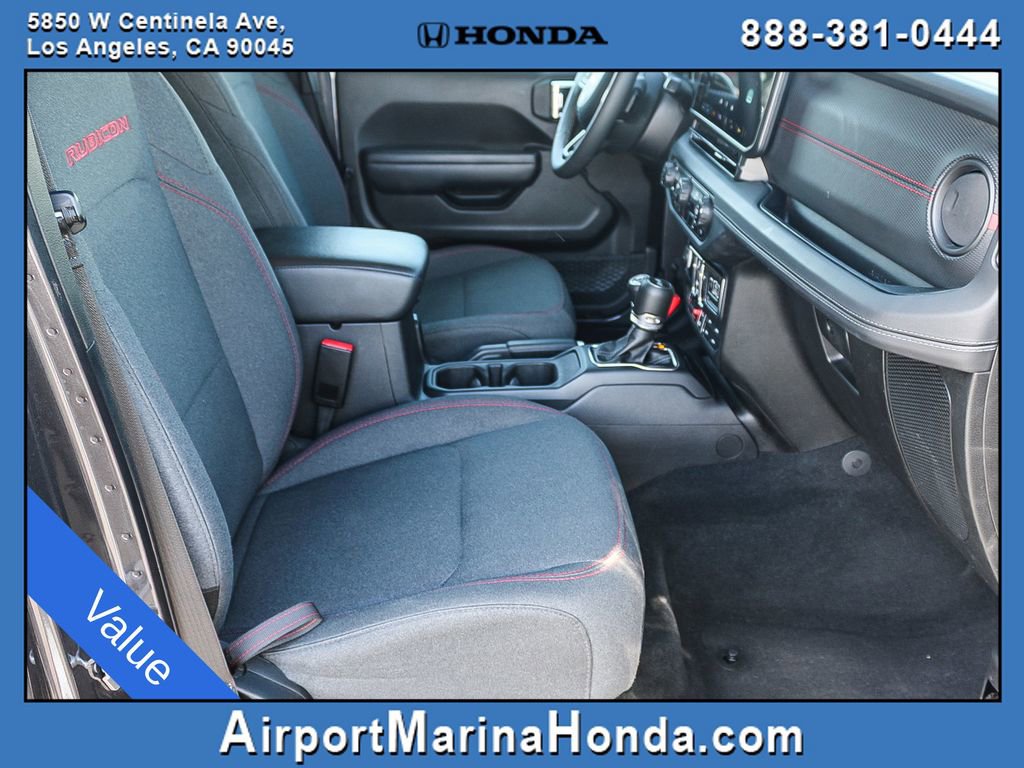 Used 2025 Jeep Wrangler Unlimited Rubicon AWD/4WD image 16