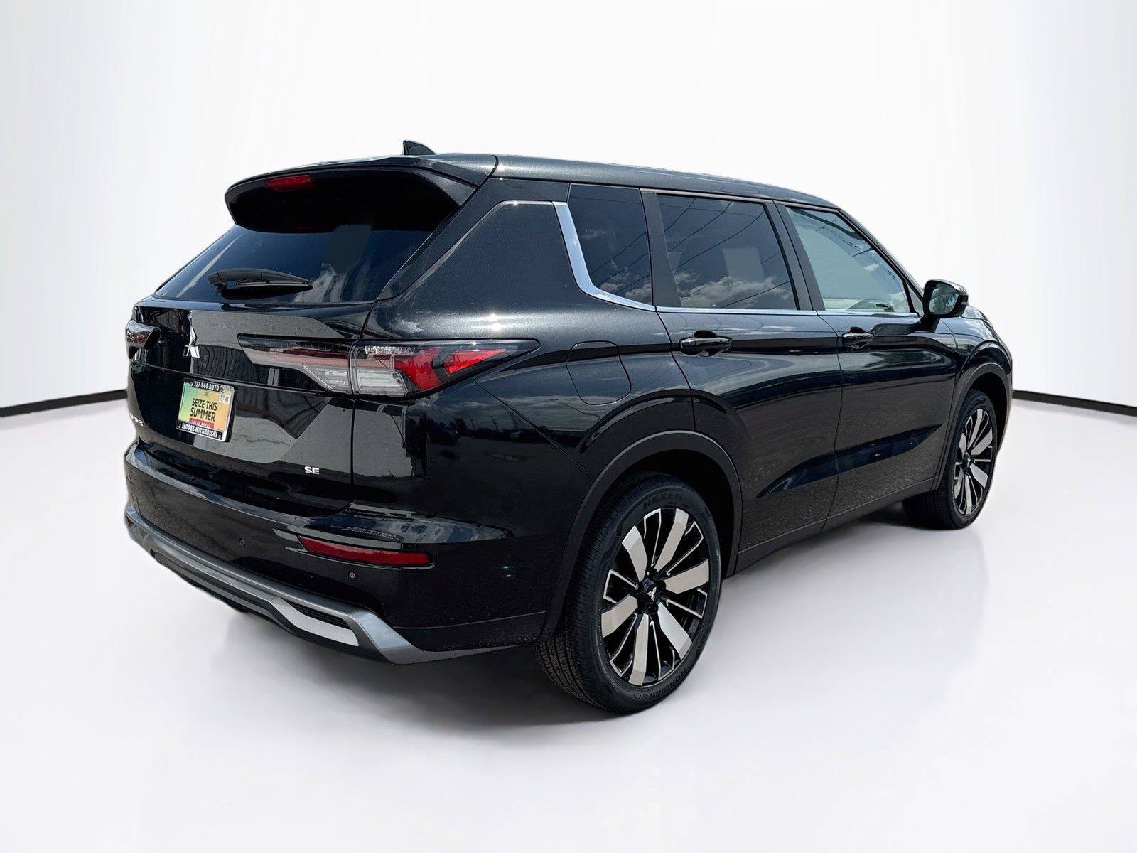 New 2026 Mitsubishi Outlander SE FWD image 5