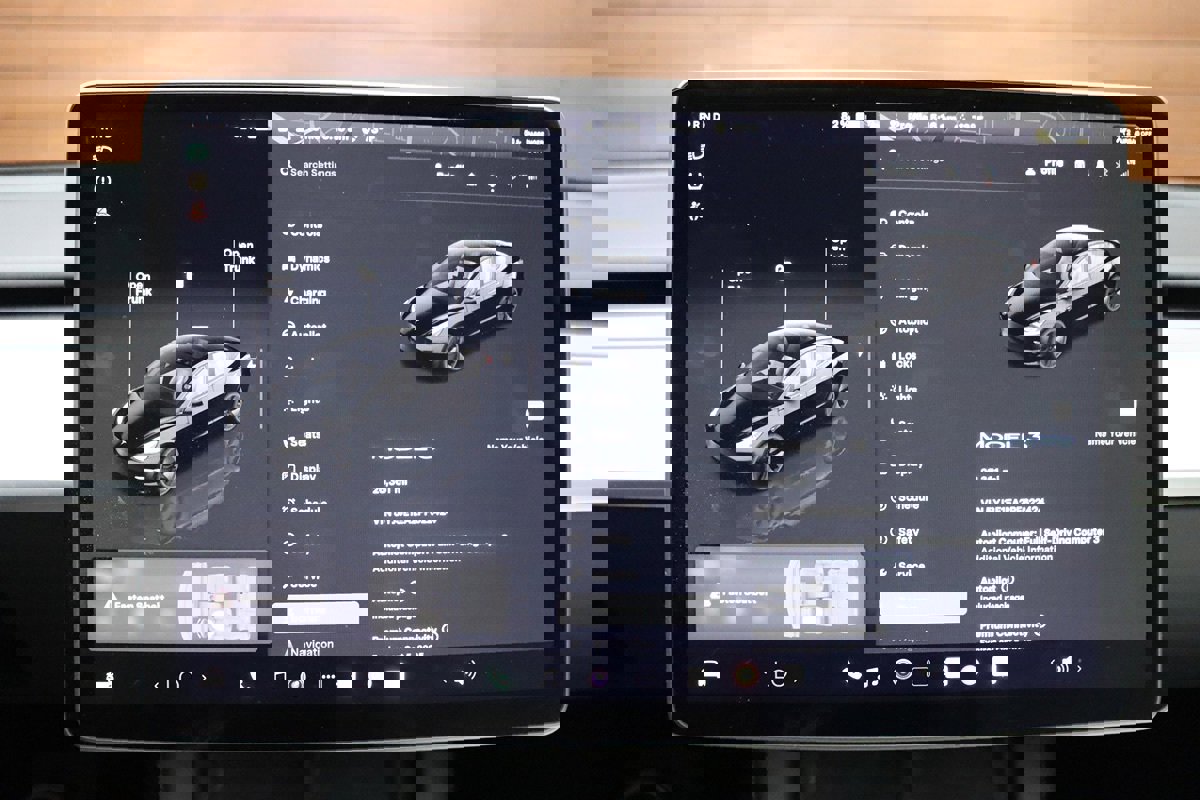 Used 2023 Tesla Model 3 Standard Range image 22