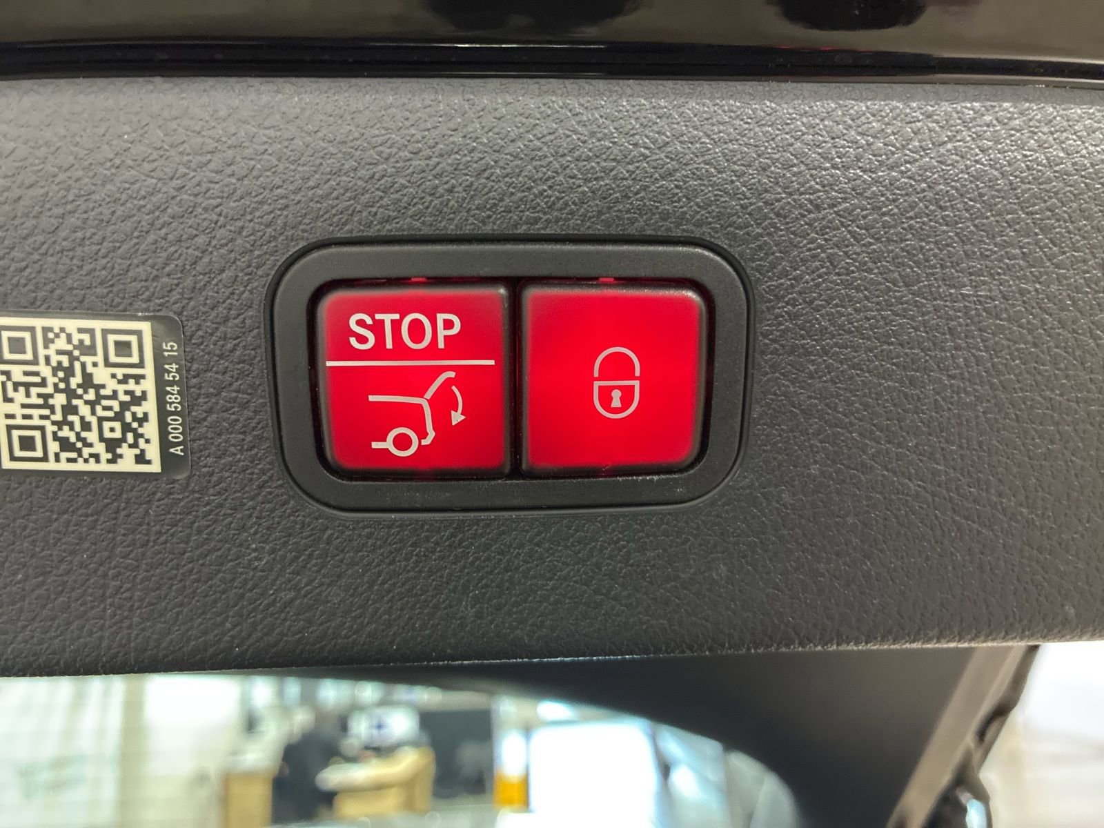 Used 2023 Mercedes-Benz EQS 580 4MATIC Sedan w/ Exclusive Trim Package image 34
