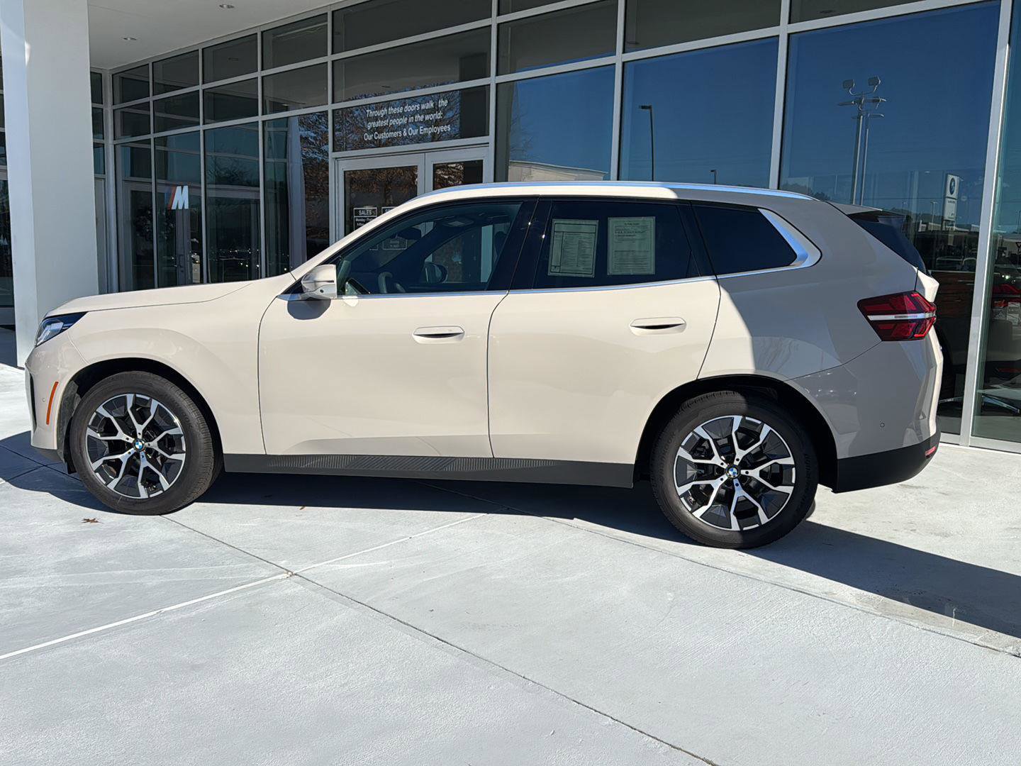 Used 2025 BMW X3 xDrive30i w/ Premium Package image 3