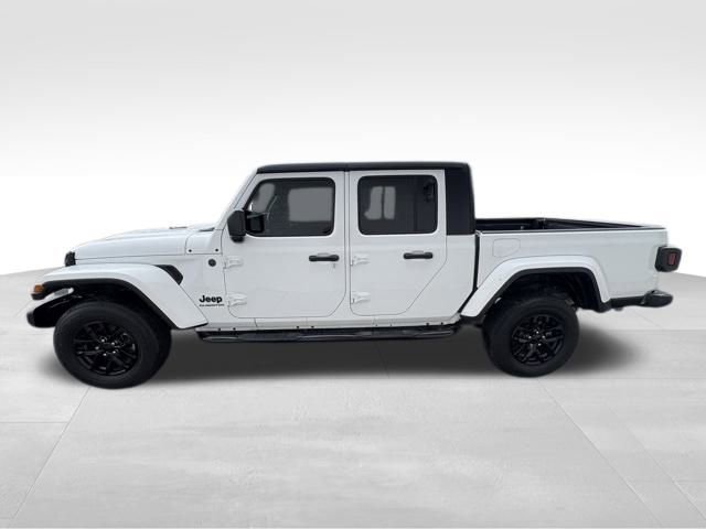 Used 2022 Jeep Gladiator Sport image 8