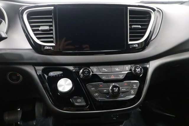 New 2026 Chrysler Voyager LX image 19