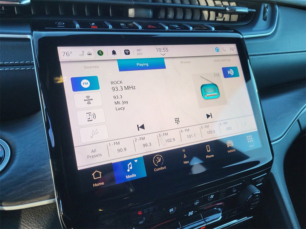 Used 2024 Jeep Grand Cherokee L Limited w/ Luxury Tech Group II image 16