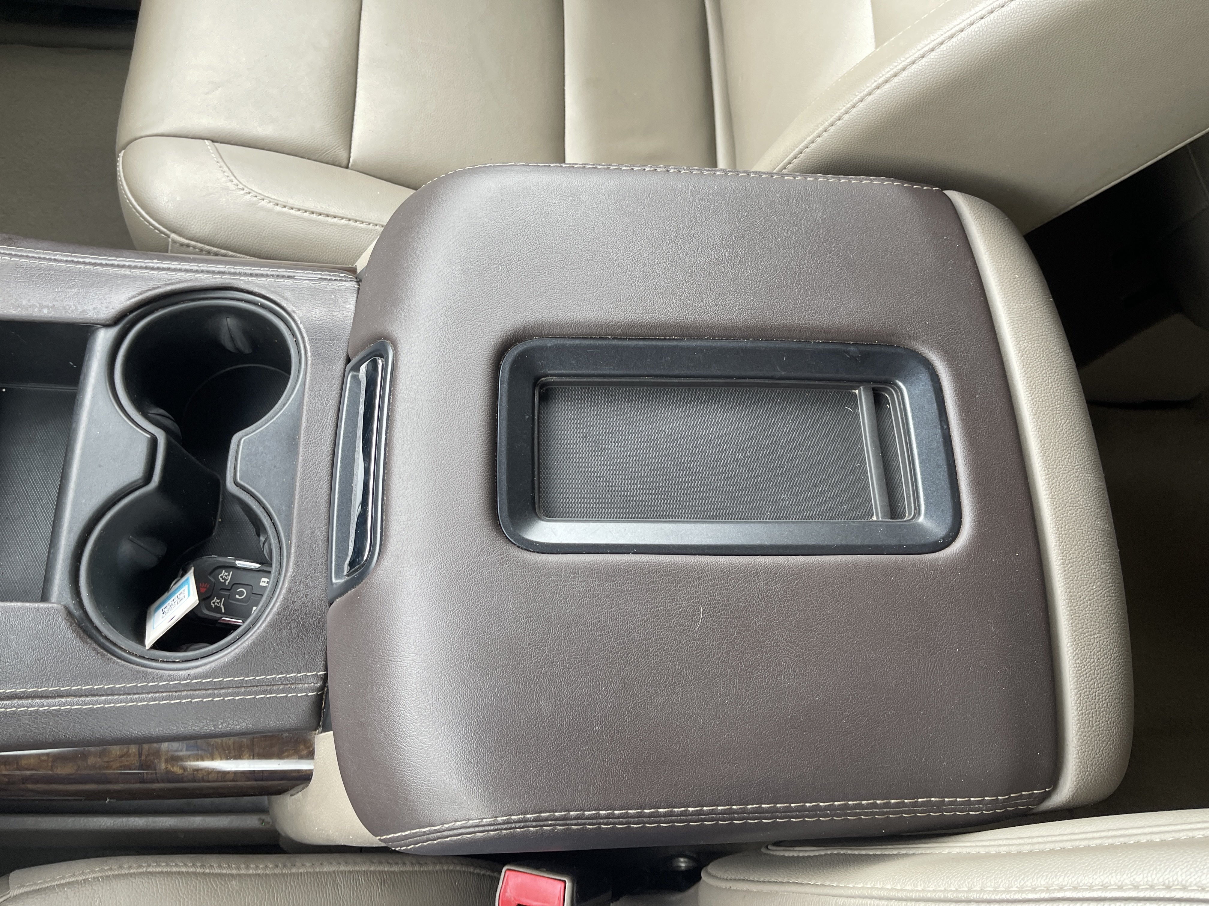Used 2019 Chevrolet Suburban LT w/ LT Signature Package RWD image 30