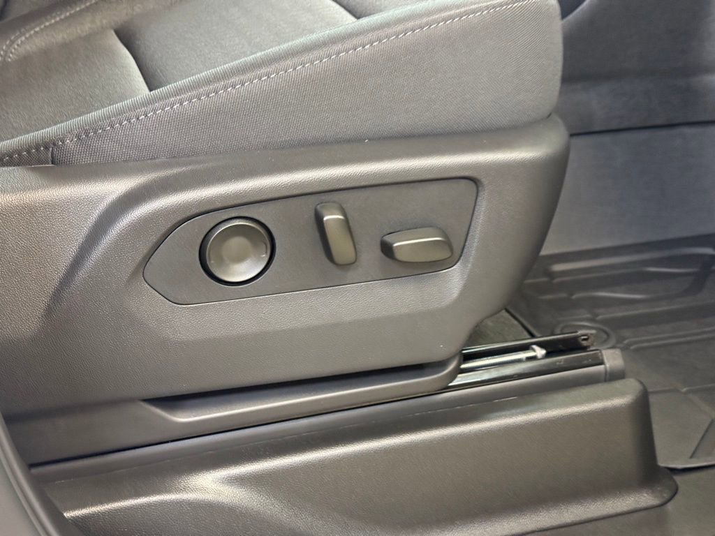 New 2026 Chevrolet Suburban LS image 26