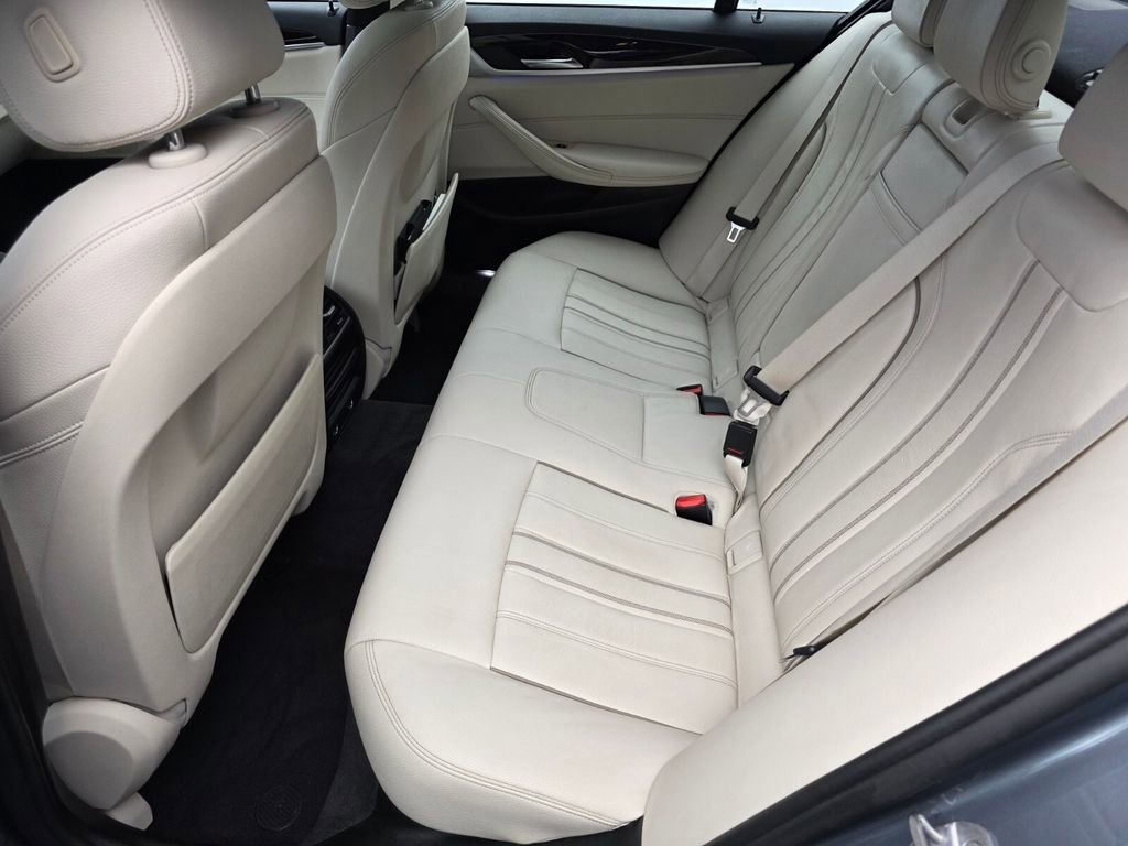 Used 2019 BMW 540i w/ Convenience Package RWD image 14
