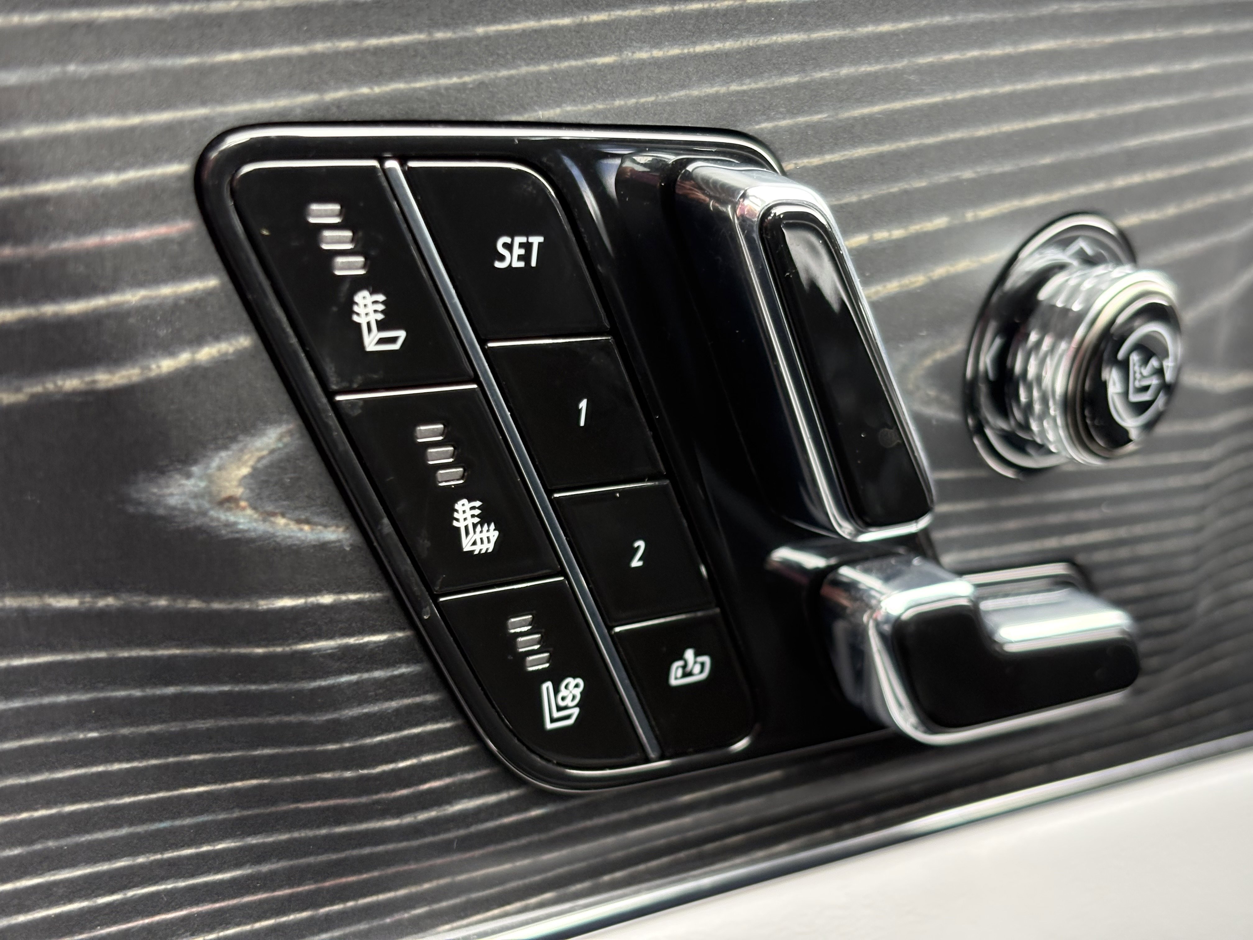 Used 2024 Cadillac Lyriq Luxury image 33