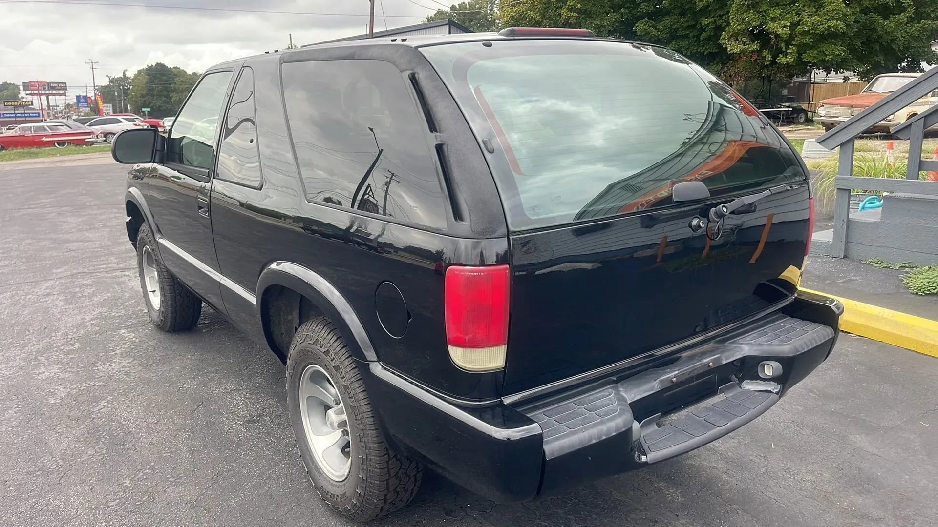 Used 2003 Chevrolet Blazer LS w/ Preferred Equipment Group image 2