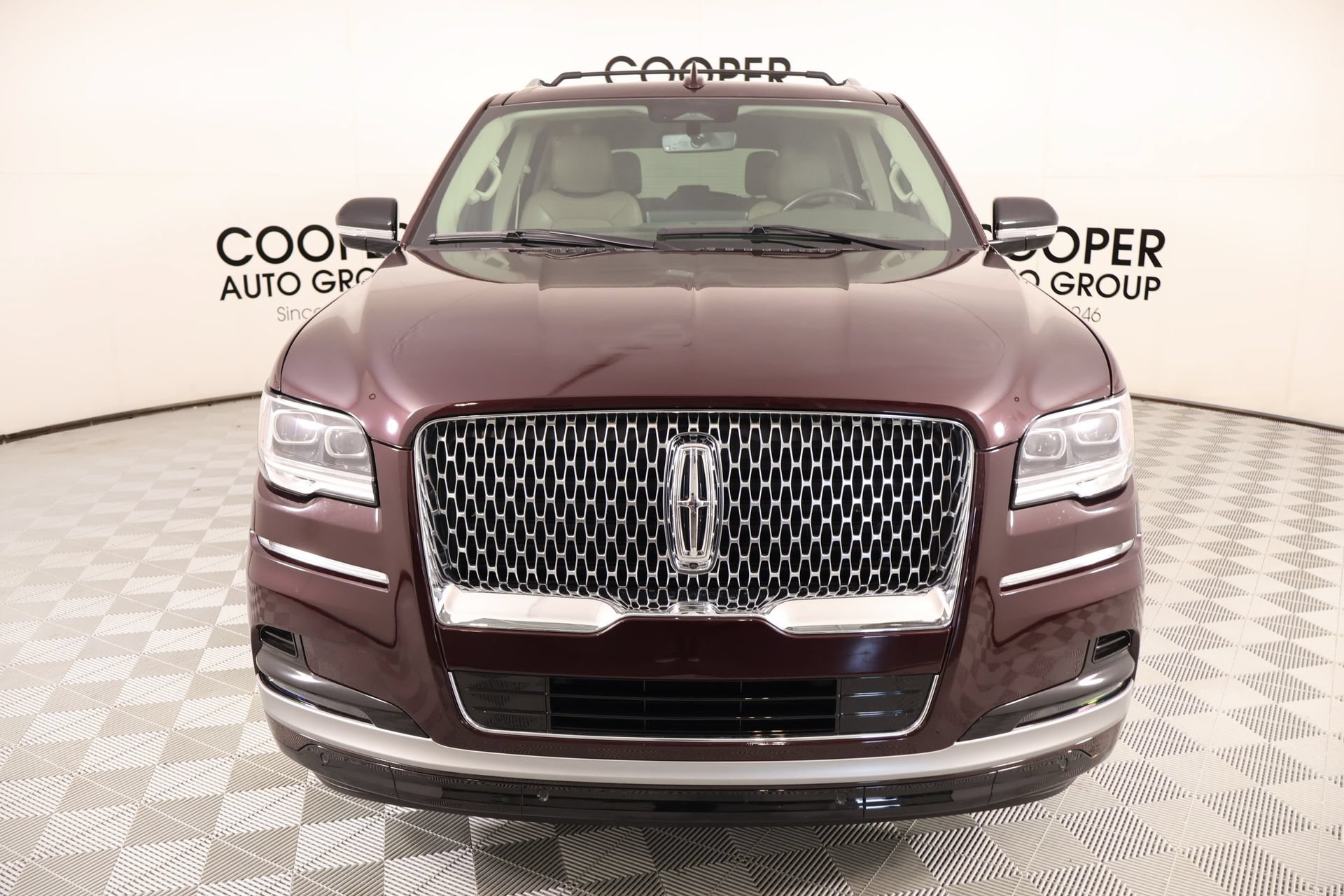 Used 2024 Lincoln Navigator Premiere AWD/4WD image 10