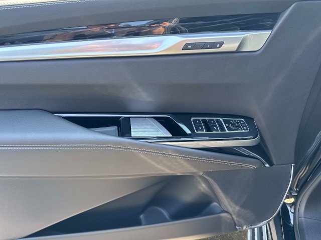 New 2026 Cadillac Escalade ESV Sport w/ LPO, Floor Liner Package AWD/4WD image 19