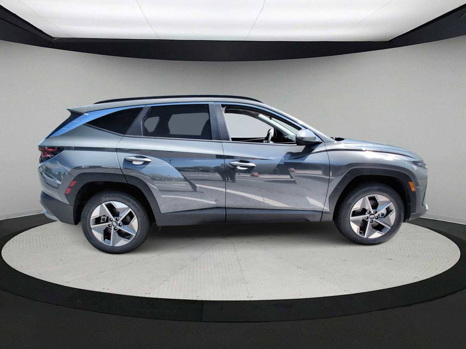 Used 2025 Hyundai Tucson SEL AWD/4WD image 9