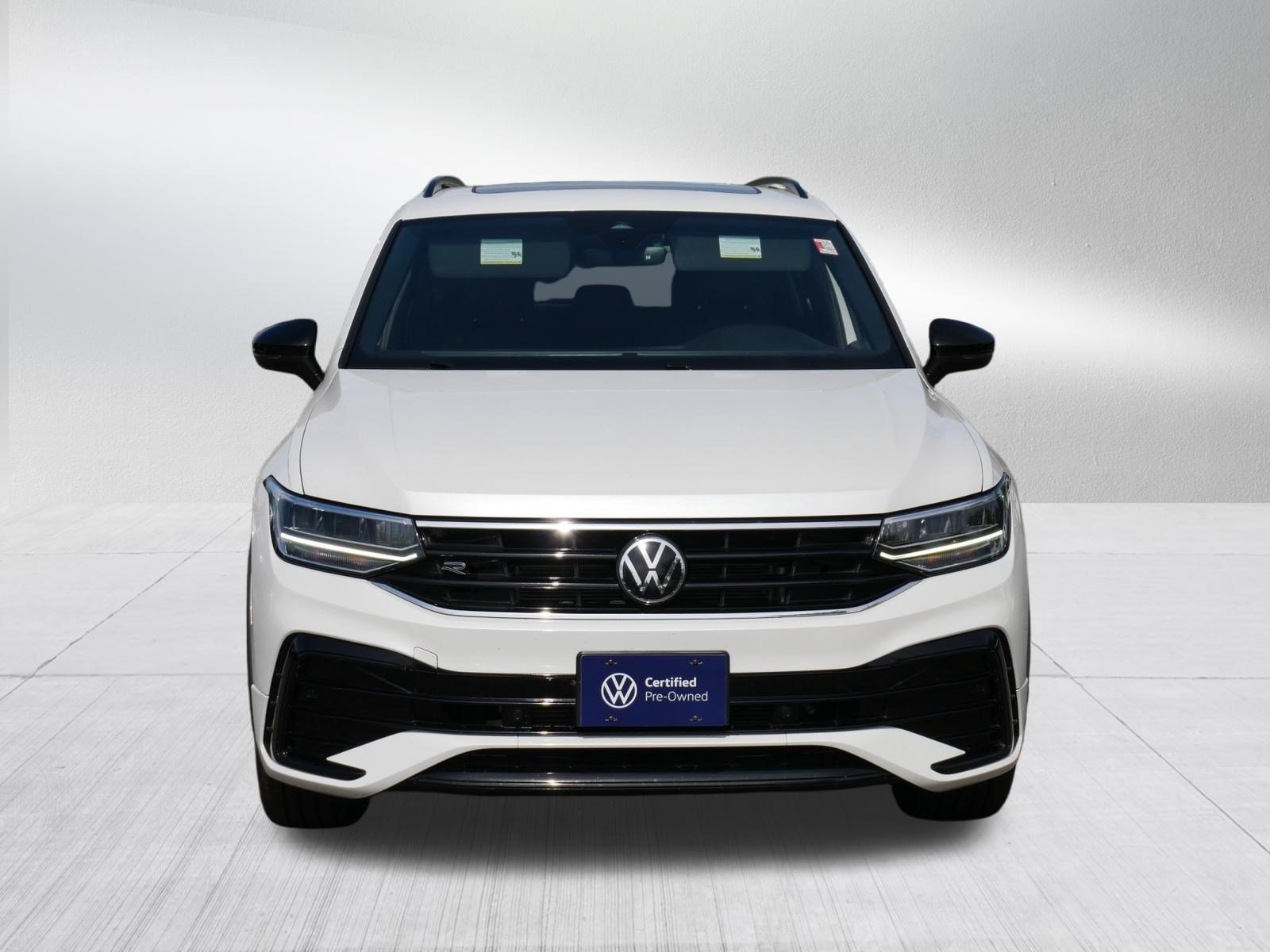 Used 2023 Volkswagen Tiguan SE R-Line AWD/4WD image 2