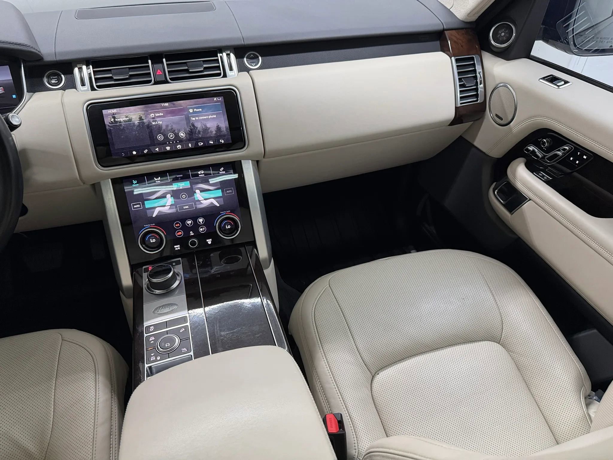 Used 2019 Land Rover Range Rover Long Wheelbase Supercharged AWD/4WD image 35