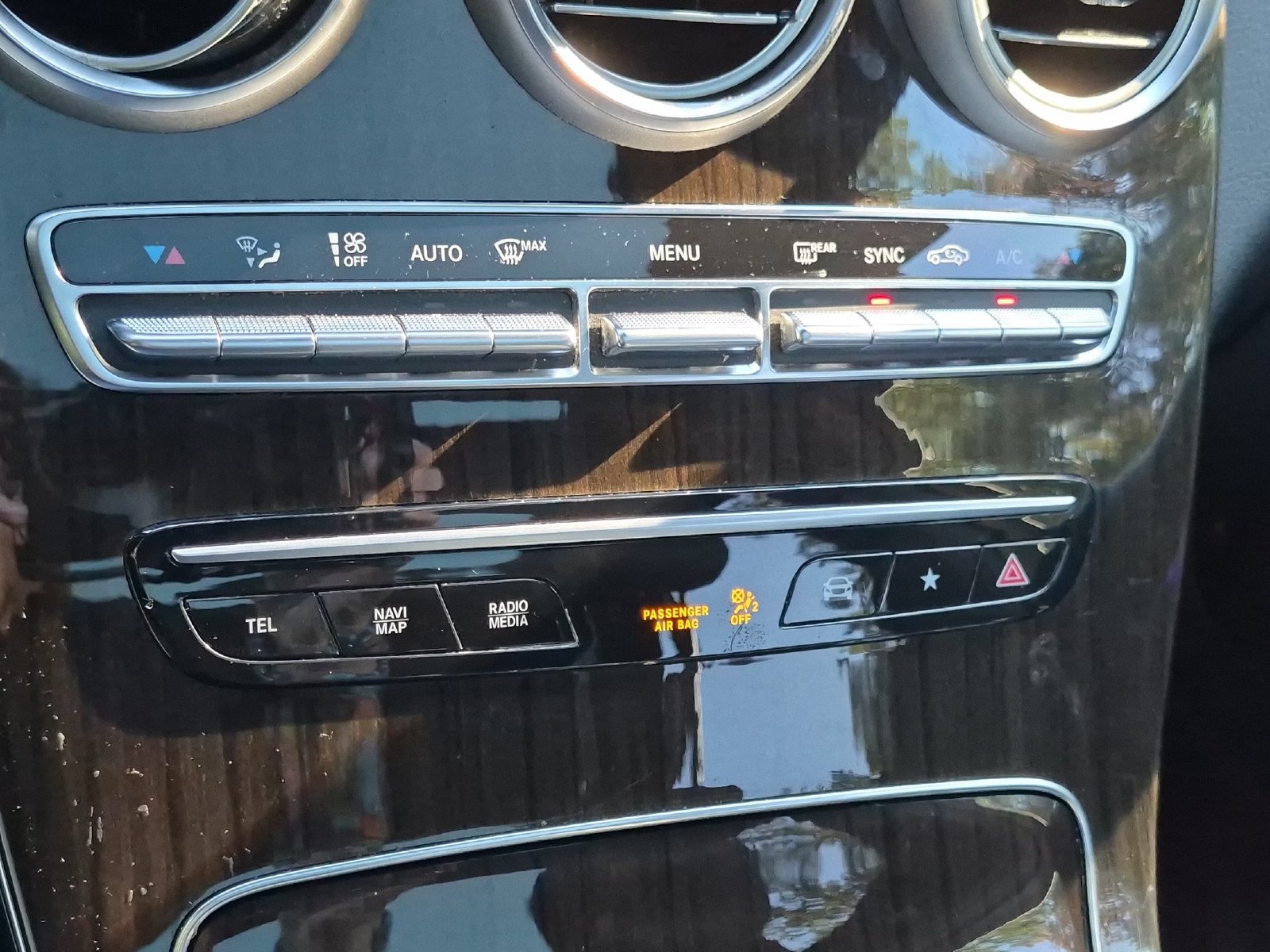 Used 2021 Mercedes-Benz GLC 300 4MATIC image 24