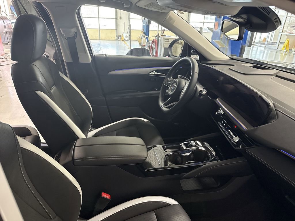 Certified 2025 Buick Envision Sport Touring image 13