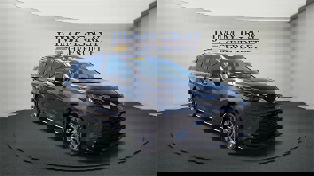 Used 2025 Toyota Sienna XLE