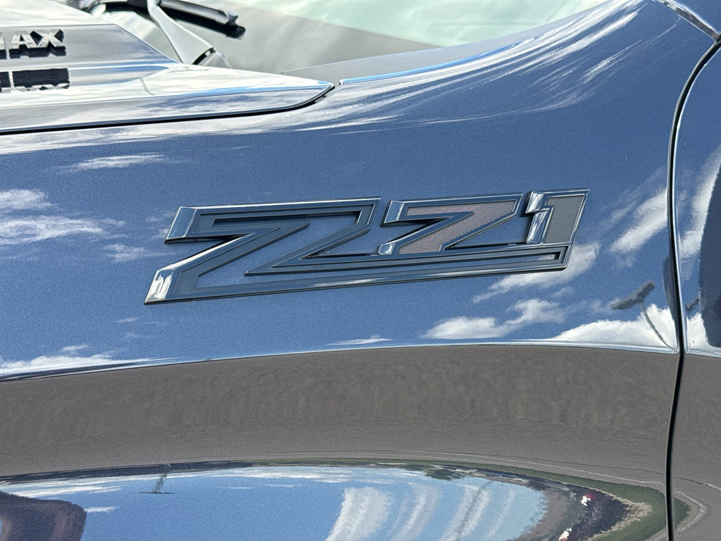 Used 2023 Chevrolet Silverado 1500 RST w/ Z71 Off-Road Package AWD/4WD image 9