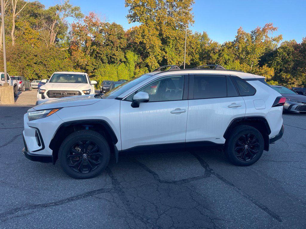 Used 2023 Toyota RAV4 SE w/ Convenience Package AWD/4WD image 2