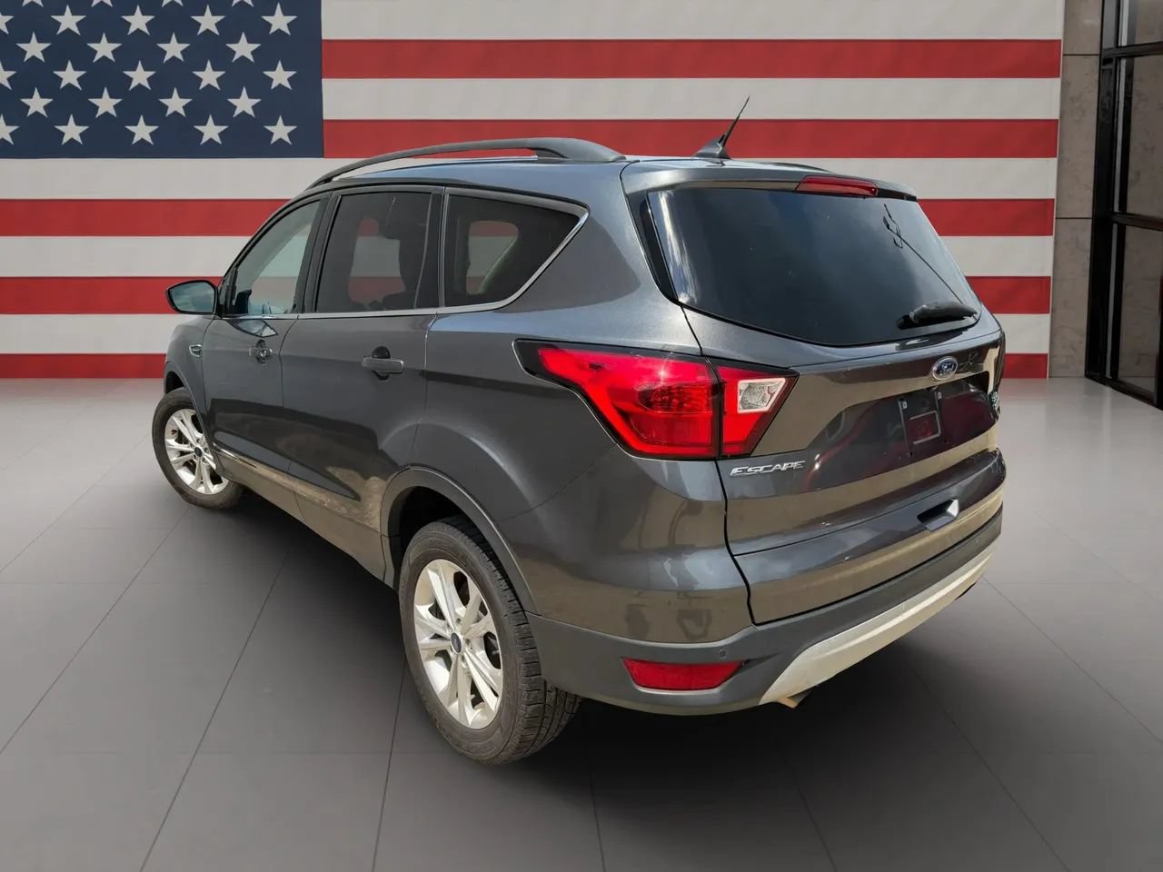 Used 2019 Ford Escape SEL AWD/4WD image 5