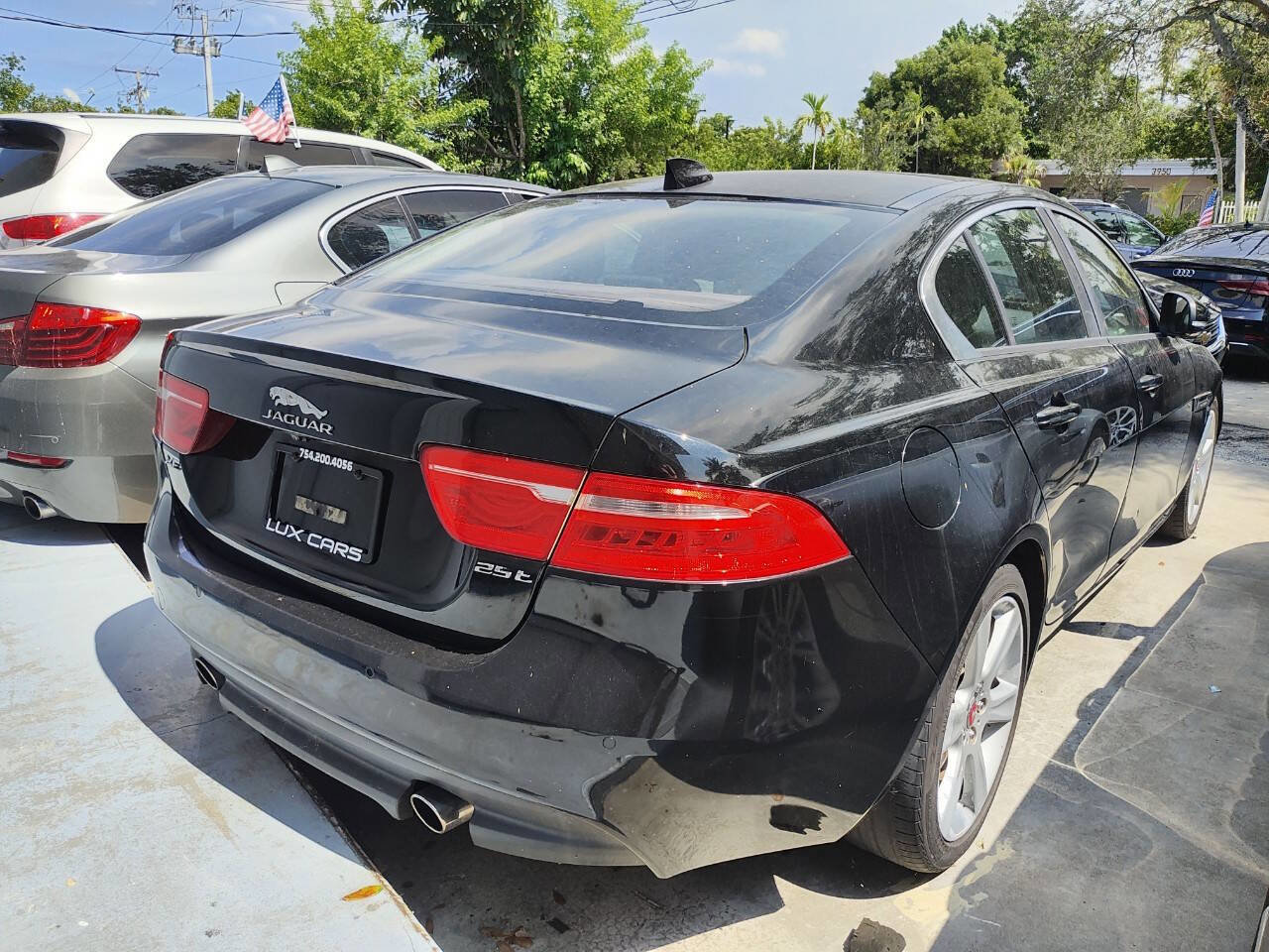 Used 2017 Jaguar XE Premium image 16