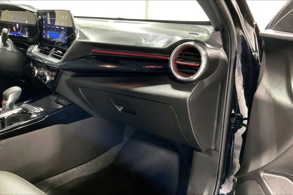 Used 2025 Chevrolet Trax RS w/ Sunroof Package image 19